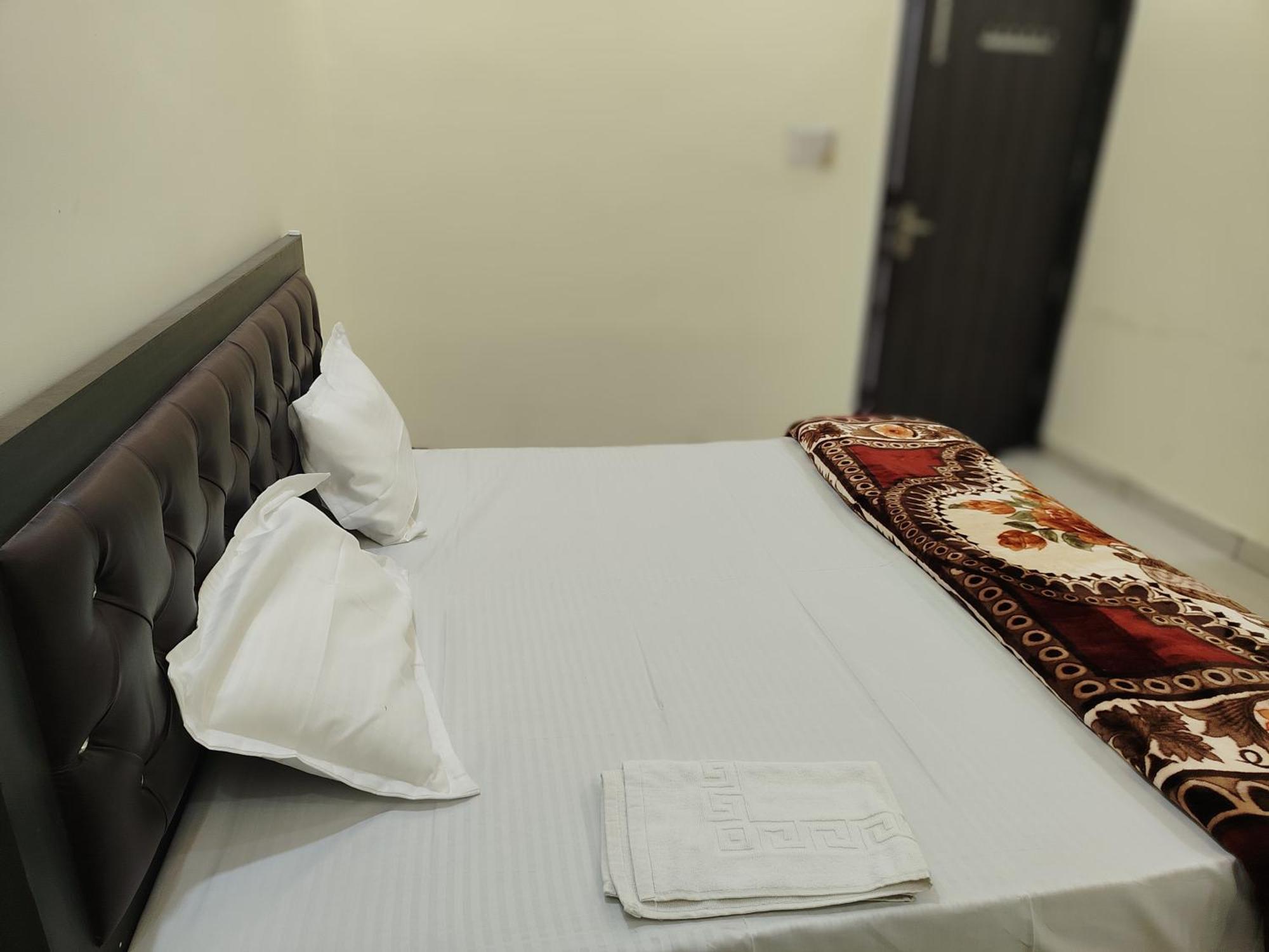 Hotel Dev International Khalilabad المظهر الخارجي الصورة