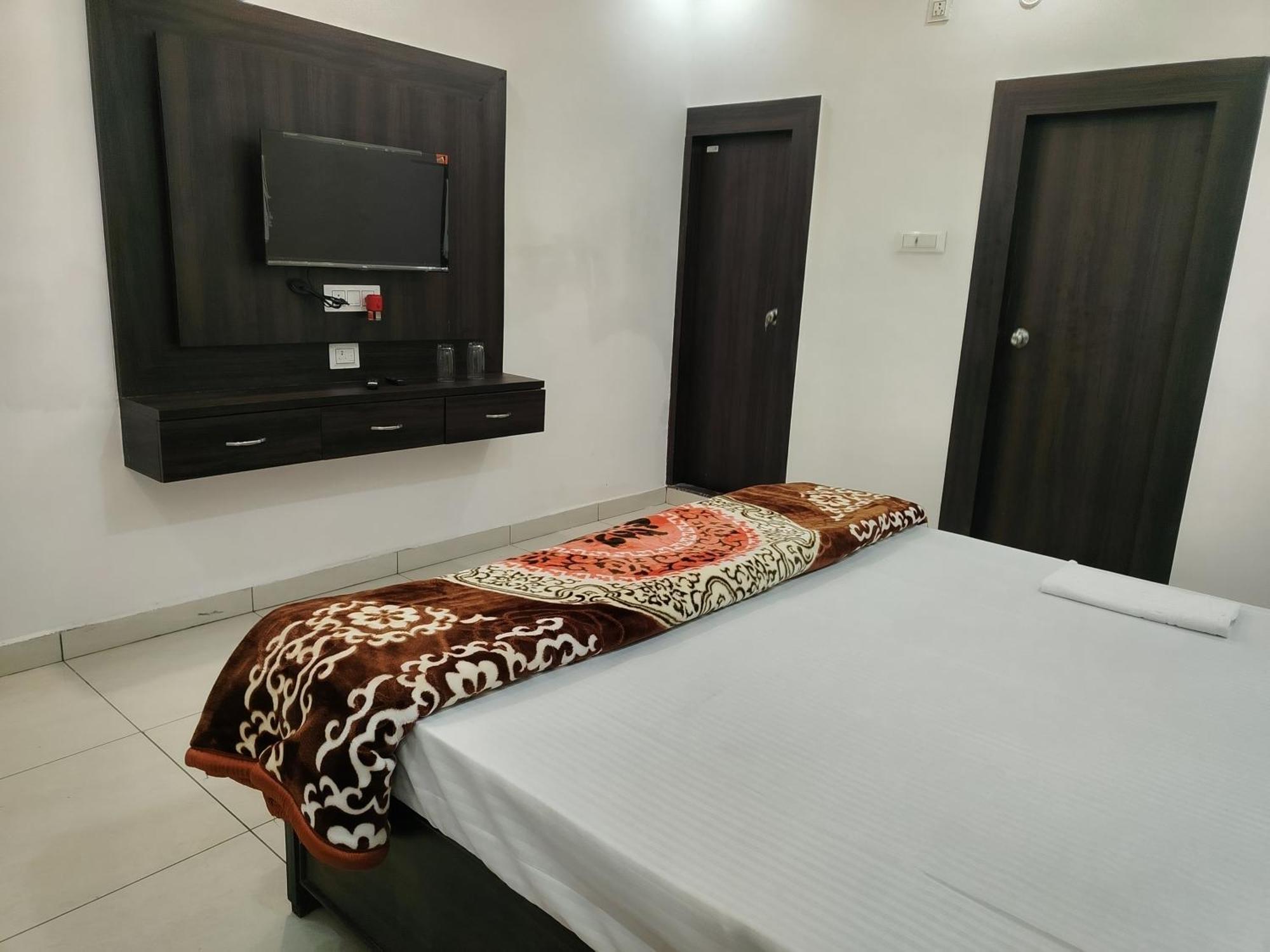 Hotel Dev International Khalilabad المظهر الخارجي الصورة